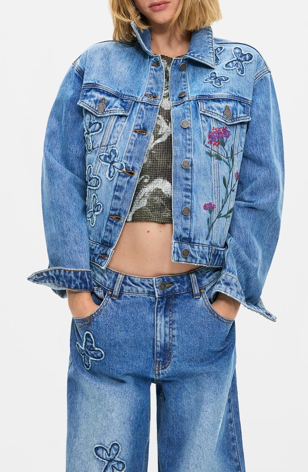 デジグアル レディース ボトムス デニムパンツ 刺繍 ジャケット Desigual Embroideredetail Denim Trucker Jacket MEDIUM BLUE ブルー｜ReVida 店