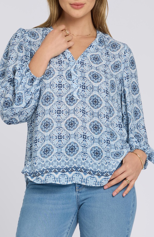 エヌワイディージェイ レディース トップス シャツ プリント NYDJ Print Puff Shoulder Top AZURE SKY｜ReVida 店