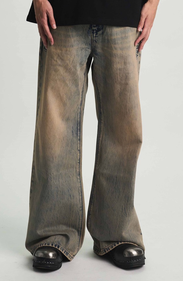 【送料無料】 アールティーエー メンズ デニムパンツ ボトムス Hugh Wide Leg Flare Jeans AQUA MARBLE｜ReVida 店