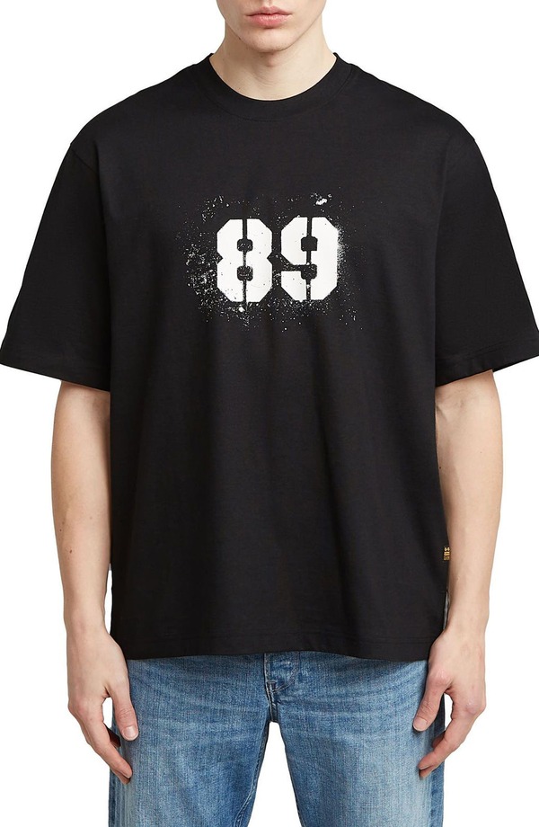 ジースター メンズ トップス シャツ コットン グラフィック G-STAR Sprayed 89 Boxy Organicotton Graphic T-Shirt DARK BLACK ブラック｜ReVida 店