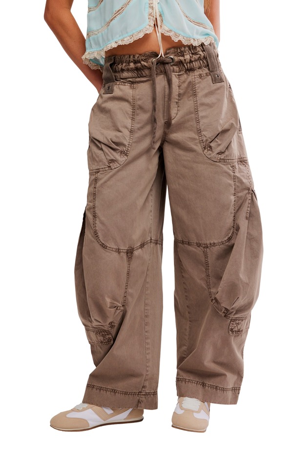 フリーピープル レディース ボトムス カジュアルパンツ コットン Free People Onset Cotton Twill Parachute Pants Dusted Cocoa ココア
