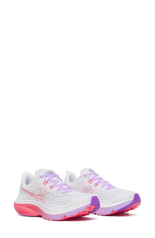 サッカニー レディース シューズ スニーカー Saucony Kinvara Running Shoe White/ Gum ホワイト｜ReVida 店