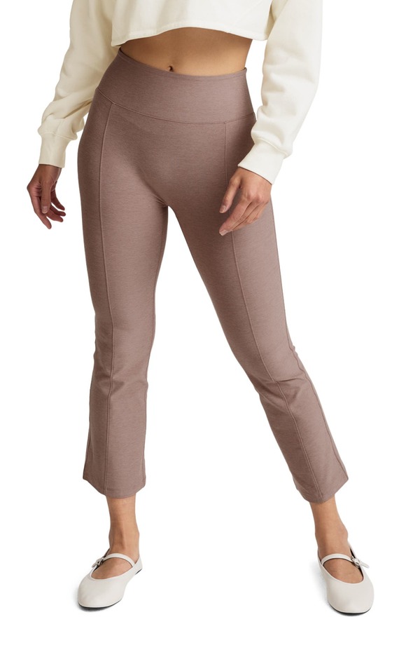 ビヨンドヨガ レディース ボトムス カジュアルパンツ Beyond Yoga Spacedye Pintuckick Flare Pants Rosey Taupe Heather ヘザー｜ReVida 店 12,236円