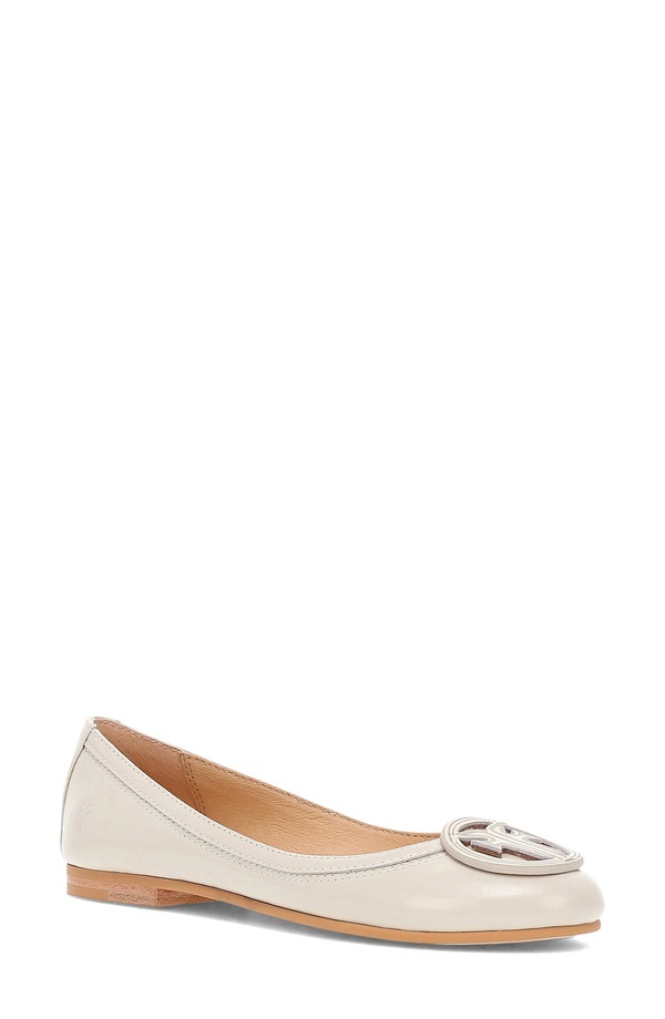 フライ レディース シューズ パンプス ロゴ Frye Carson Logo Ballet Flat Ivory アイボリー｜ReVida 店