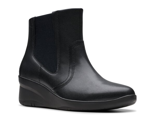 クラークス レディース シューズ ブーツ・レインブーツ Clarks Suttyn Rae Wedge Bootie Black ブラック