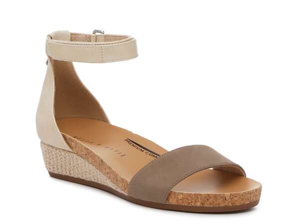 ケリー＆ケイティ レディース シューズ サンダル Kelly & Katie Neriah Wedge Sandal Taupe/Ivory アイボリー