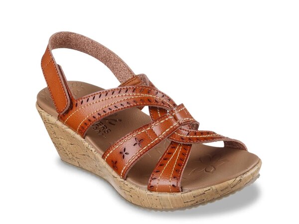スケッチャーズ レディース シューズ サンダル Skechers Beverlee After Sunrise Wedge Sandal Cognac