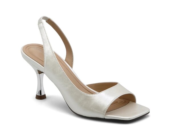 アドリアンヌヴィッタディーニ レディース シューズ サンダル Adrienne Vittadini Jake Sandal White Pearl ホワイト｜ReVida 店 14,058円