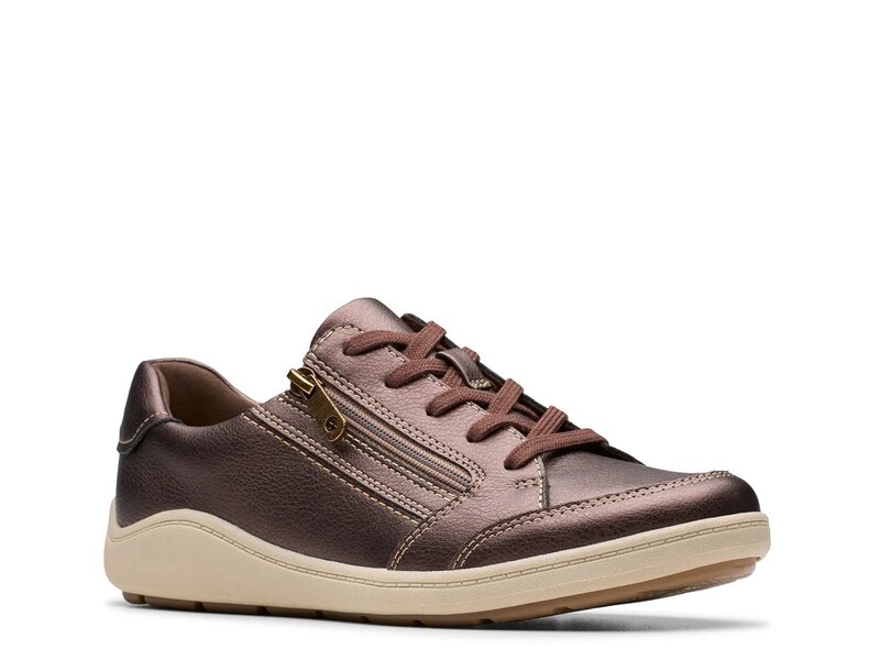クラークス レディース シューズ スニーカー Clarks Bryianne Bayla Sneaker Bronze Metallic Synthetic メタリック