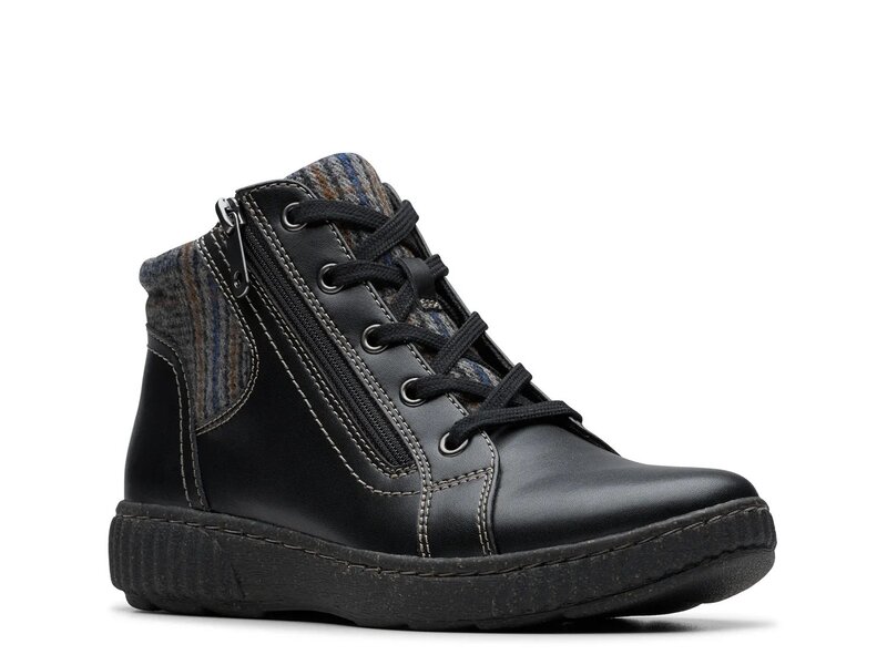 クラークス レディース シューズ ブーツ・レインブーツ Clarks Caroline Spice Bootie Black ブラック｜ReVida 店
