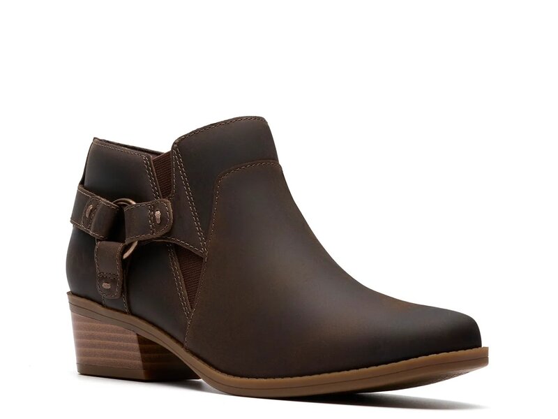 クラークス レディース シューズ ブーツ・レインブーツ Clarks Danyelle Gema Bootie Dark Brown ブラウン|ReVida 店