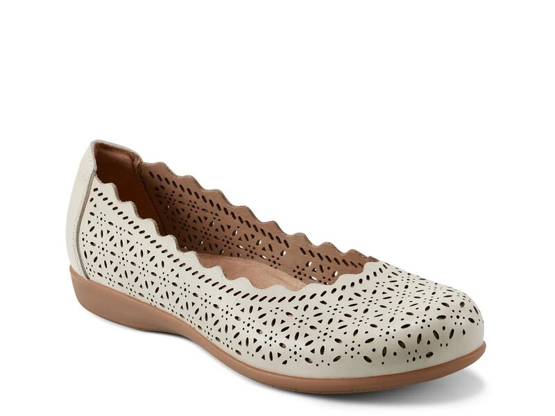 アース レディース シューズ パンプス Earth Bria Flat Ivory アイボリー｜ReVida 店