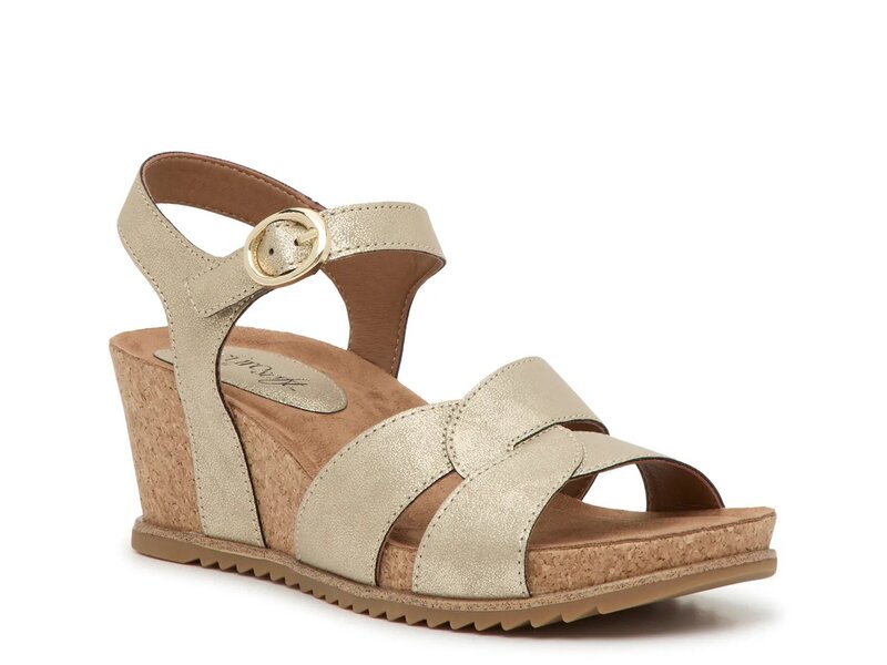 ユーロソフト レディース シューズ サンダル Eurosoft Tressa Wedge Sandal Gold Metallic ゴールド｜ReVida 店