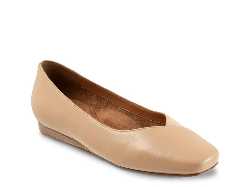ソフトウォーク レディース シューズ スリッポン・ローファー Softwalk Vina Slip-On Beige ベージュ