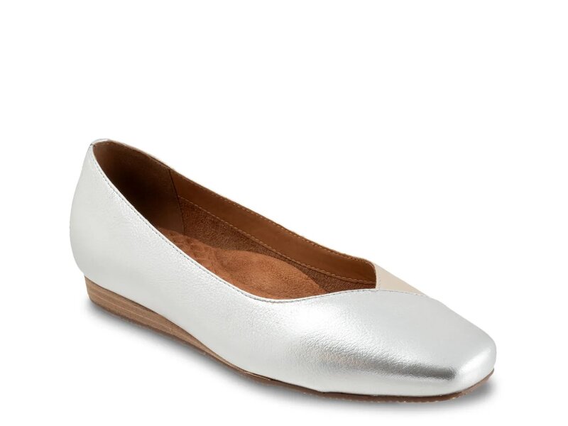 ソフトウォーク レディース シューズ スリッポン・ローファー Softwalk Vina Slip-On Silver シルバー