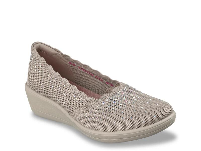 スケッチャーズ レディース シューズ スリッポン・ローファー リラックスフィット Skechers Relaxed Fit Newport Wedge Shimmer Ease Wedge Slip-On Taupe トープ｜ReVida 店