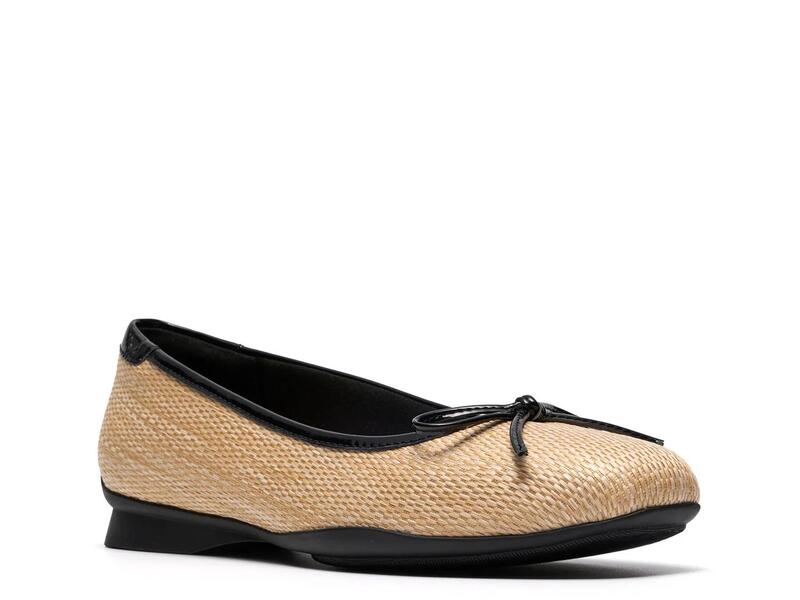 クラークス レディース シューズ パンプス Clarks Jazmynn Bow Ballet Flat Black/Beige Raffia ブラック｜ReVida 店