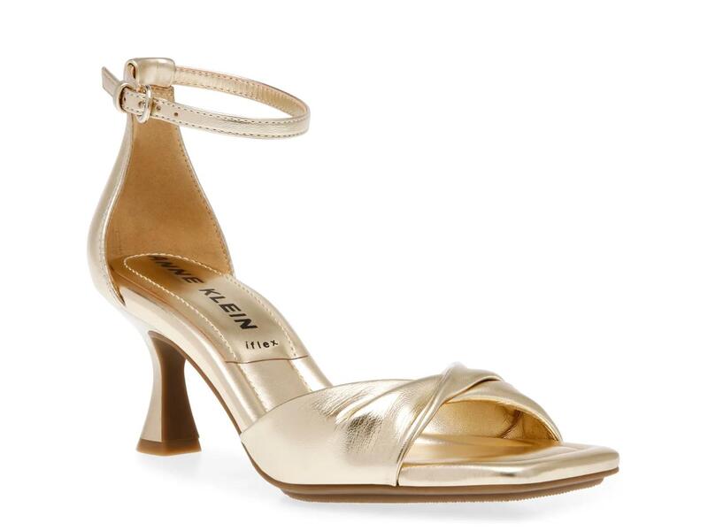 アンクライン レディース シューズ サンダル Anne KleinJessie Sandal Gold Metallic ゴールド 18,576円