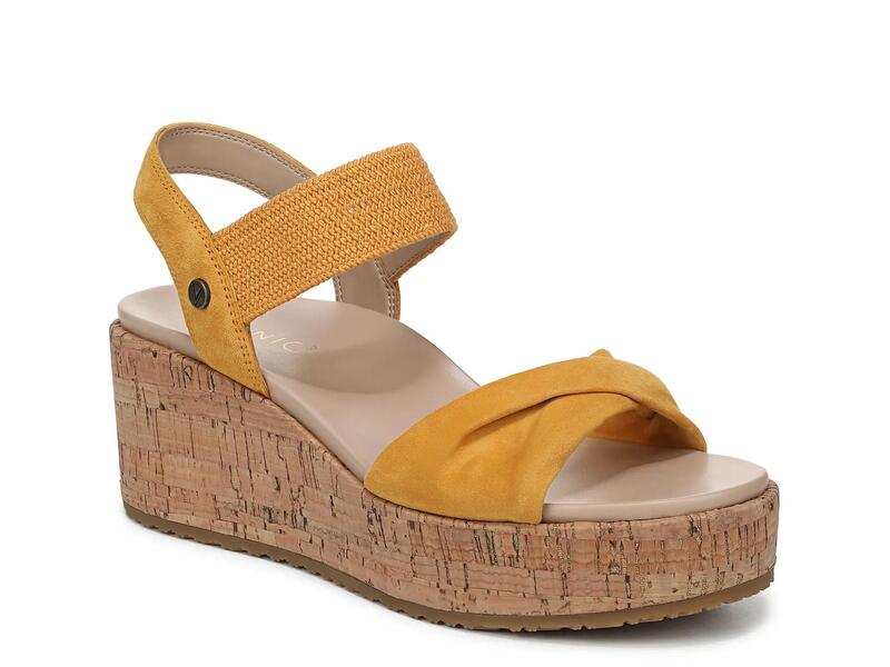 バイオニック レディース シューズ サンダル VionicDarla Espadrille Wedge Sandal Yellow Suede イエロー