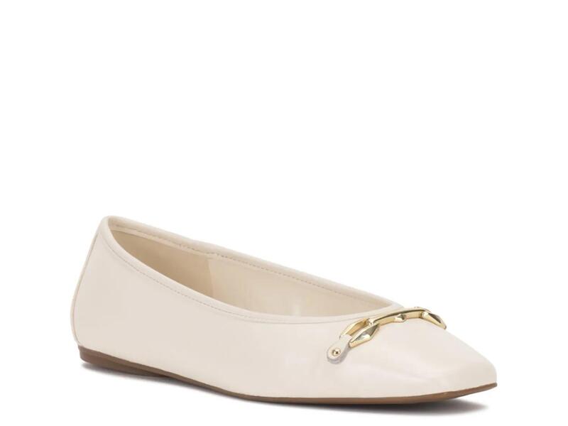ヴィンスカムート レディース シューズ パンプス Vince CamutoVirna Flat Coconut Cream Leather 皮膚軟化剤