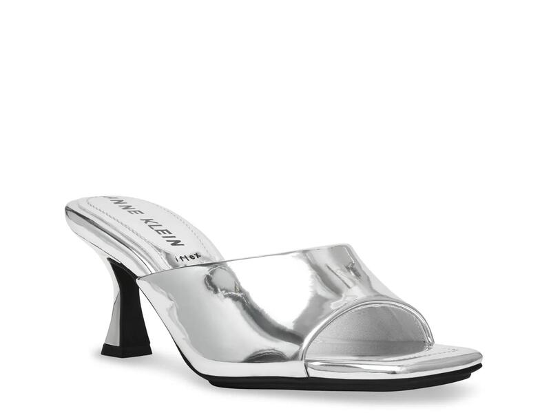 アンクライン レディース シューズ サンダル Anne KleinJerilyn Sandal Silver Metallic しろがね色