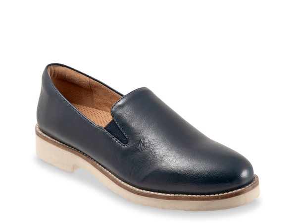ソフトウォーク レディース シューズ スリッポン・ローファー Softwalk Whistle II Slip-On Navy ネイビー｜ReVida 店