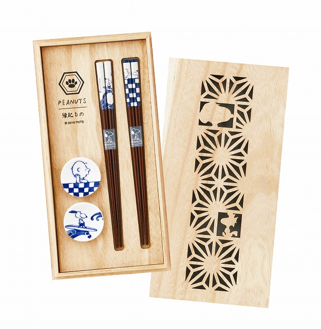 10%ポイントUP／ピーナッツ／木箱入ペア染付箸セット