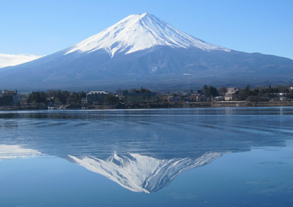 楽天市場】絵画風 壁紙ポスター （はがせるシール式） 朝焼けの富士山と雲海 富士山 ふじやま キャラクロ FJS-006A2 （A2版 594mm× 420mm） 建築用壁紙＋耐候性塗料 インテリア : レアルインターショップ