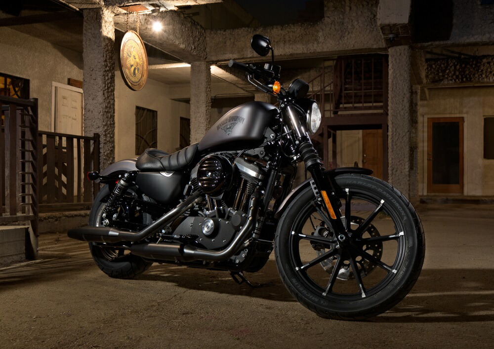 楽天市場 絵画風 壁紙ポスター はがせるシール式 ハーレー ダビッドソン Xl8n Iron スポーツスター 17年 バイク キャラクロ Hdxl 008a1 A1版 0mm 585mm 建築用壁紙 耐候性塗料 インテリア レアルインターショップ