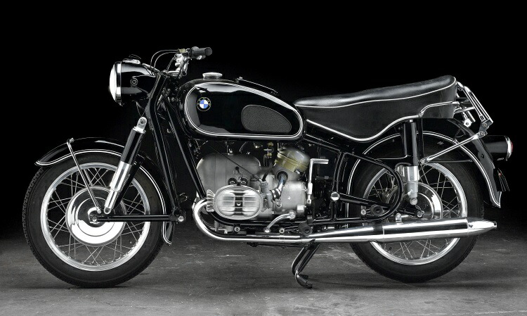 絵画風 壁紙ポスター (はがせるシール式) BMW R69S 1960-69年 ハイウェイキング ヴィンテージ バイク キャラクロ BBMR-009S1 (962mm×576mm) ＜日本製＞ ウォールステッカー お風呂ポスター