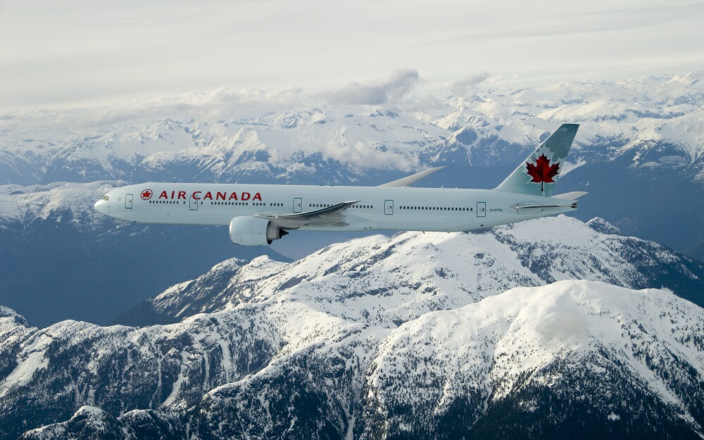 楽天市場 絵画風 壁紙ポスター はがせるシール式 エア カナダ Ac ボーイング 777 300er 773b Air Canada Boeing キャラクロ 77 025w2 ワイド版 603mm 376mm 建築用壁紙 耐候性塗料 インテリア レアルインターショップ