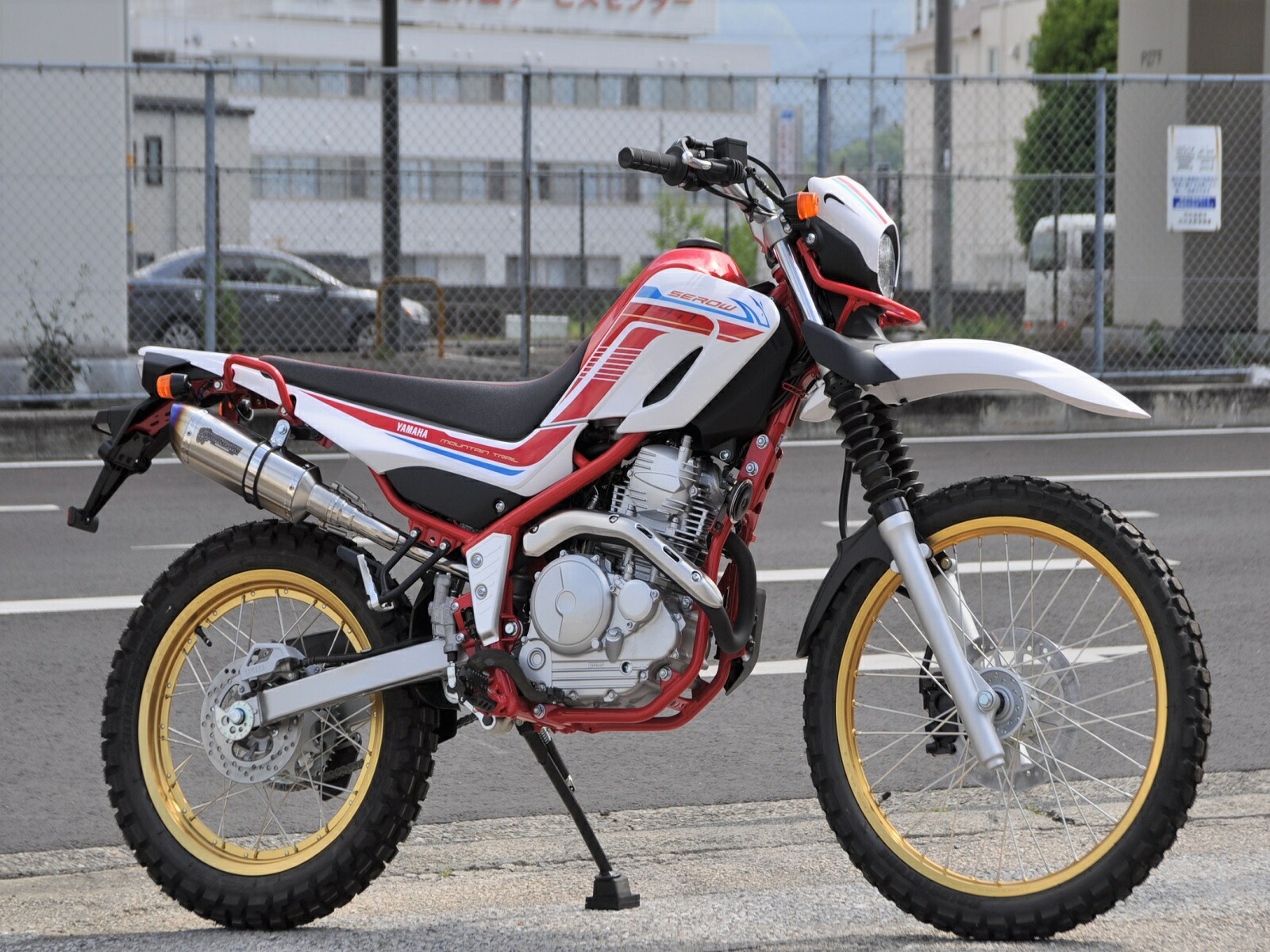 楽天市場 弾丸 セロー250 トリッカー スリップオンマフラー 異形 Sus ブルー マフラー モタード バイク 車 マフラー Valiente