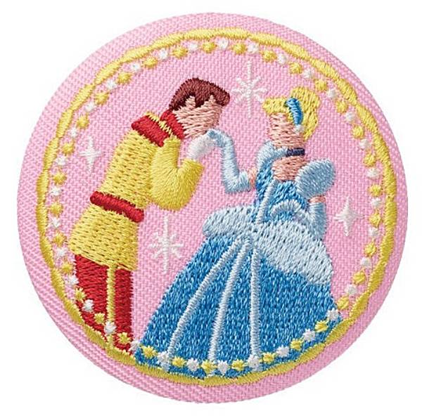 ディズニーモール　シンデレラ　ピンバッジ　限定100個 ディズニー シンデレラ ピンバッジ - メルカリ