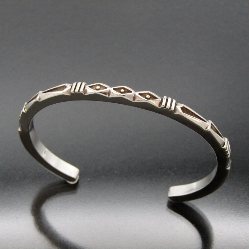 楽天市場】【中古】Perry Shorty ナバホ族 バングル 4面 スタンプ