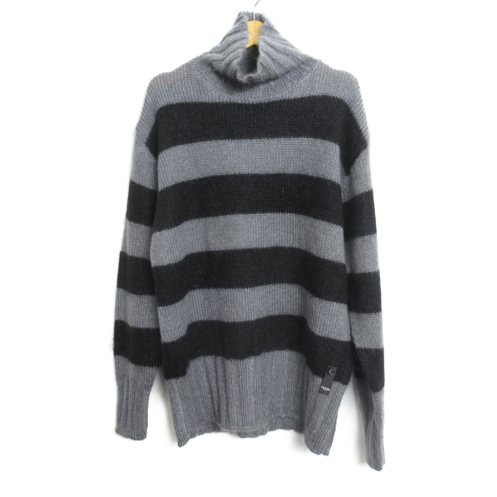 フェンディ FENDI FFカリグラフィロゴ ニット タートルネック ナイロン ウール アイボリー FZX697 AHE9 レディース 中古 フェンディ FENDI FFカリグラフィロゴ ニット タートルネック