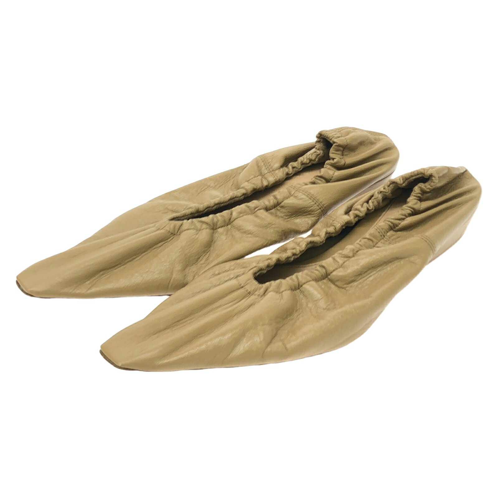 BOTTEGA VENETA アーモンド スクエアトゥ フラットパンプス 上質で歩きやすい！ボッテガ・ヴェネタのアイコンシューズ「アーモンド