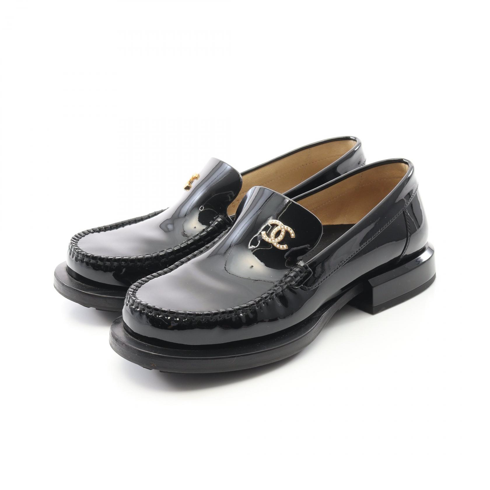 CHANEL ブラック パテントレザー ローファー シャネル ココマーク 22B パテントレザー ローファー 35C