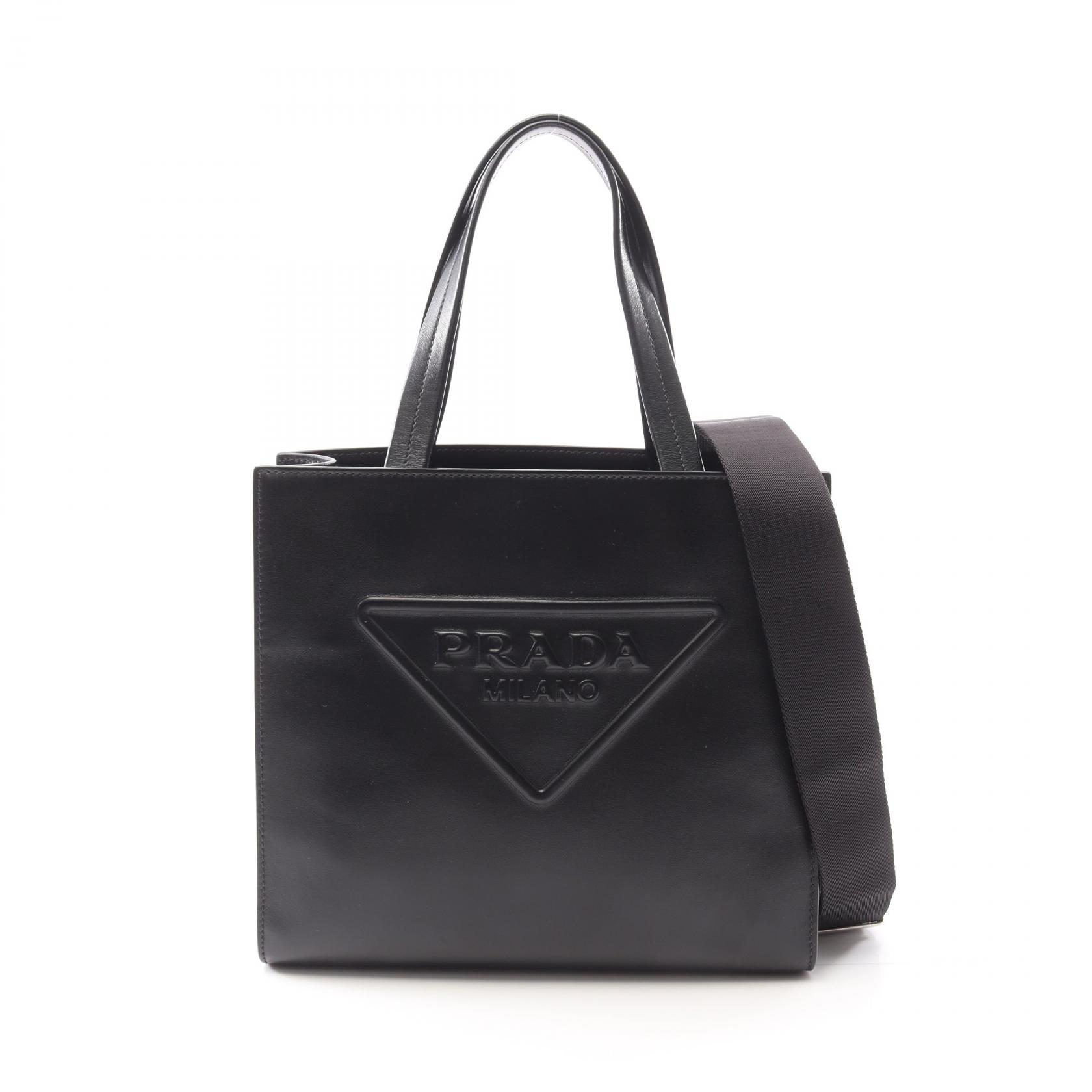 【超人気モデル】PRADA トートバッグ 型押しロゴ レザー グレイン レザー 楽天市場】【プラダ】Prada トライアングルロゴ ソフトグレイン