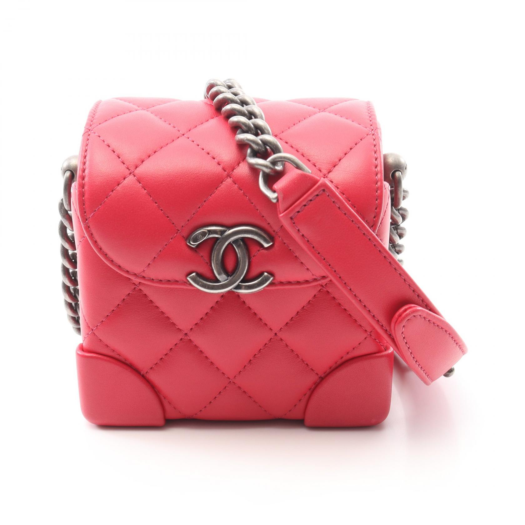 シャネル CHANEL マトラッセ ミニバニティ ショルダーバッグ バッグ ラムスキン（羊革） レッド系 マゼンダ 【中古】