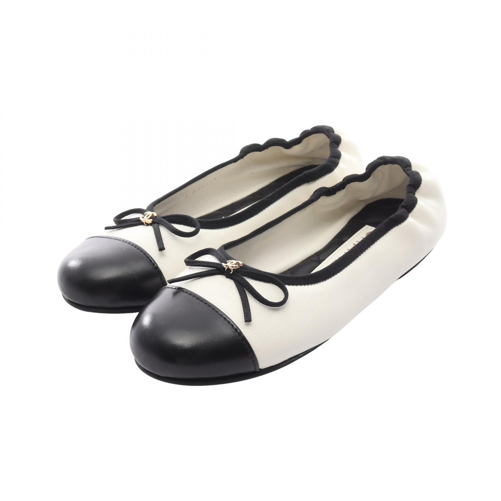 CHANEL パンプス ホワイト/ブラック 箱付き 箱付 CHANEL シャネル パンプス ヒール バイカラー ホワイト