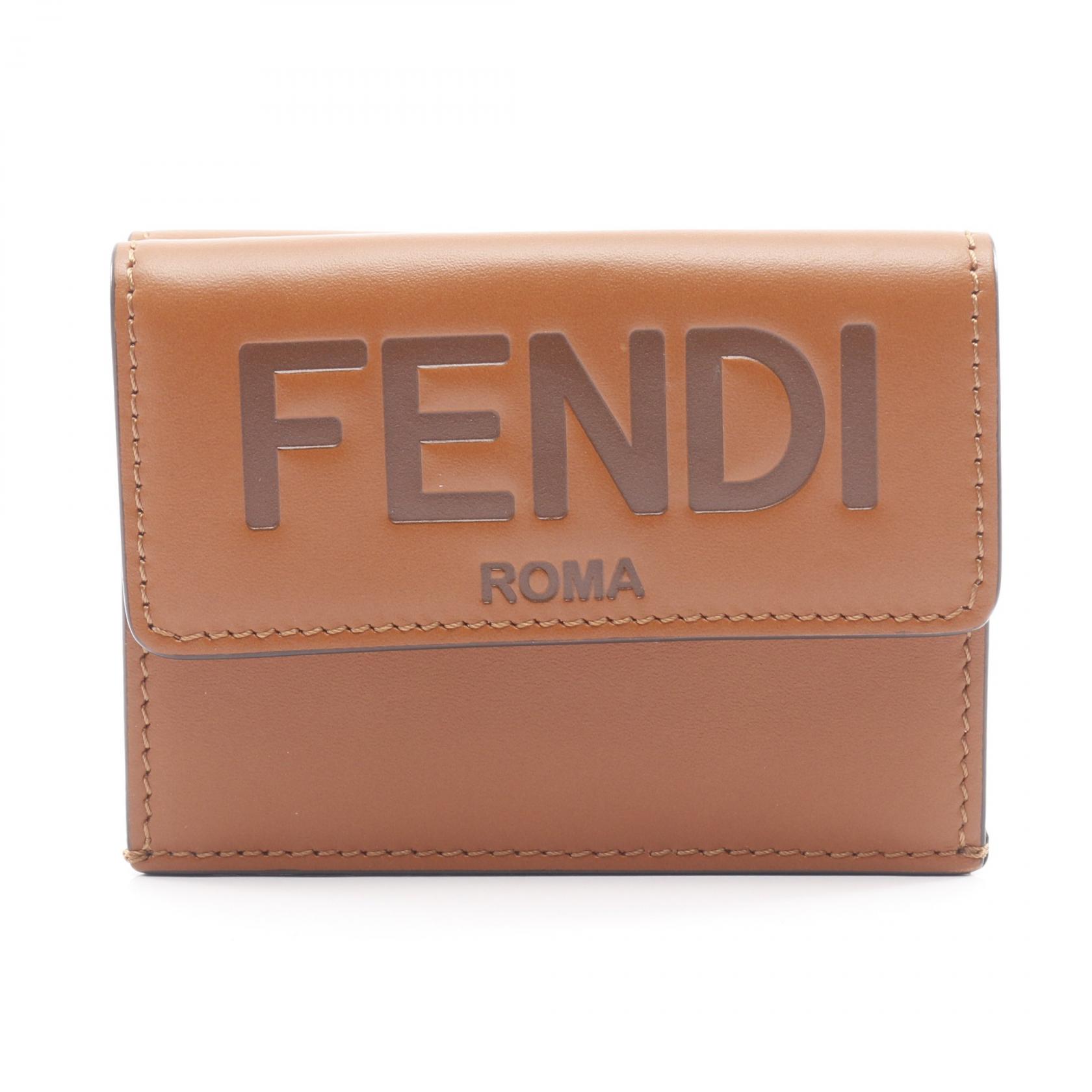 FENDI　フェンディ　エフイズ　F金具　三つ折り財布　ズッカ柄　ブラウン　本革 FENDI フェンディ エフイズ F金具 三つ折り財布 ズッカ柄 ブラウン 本革