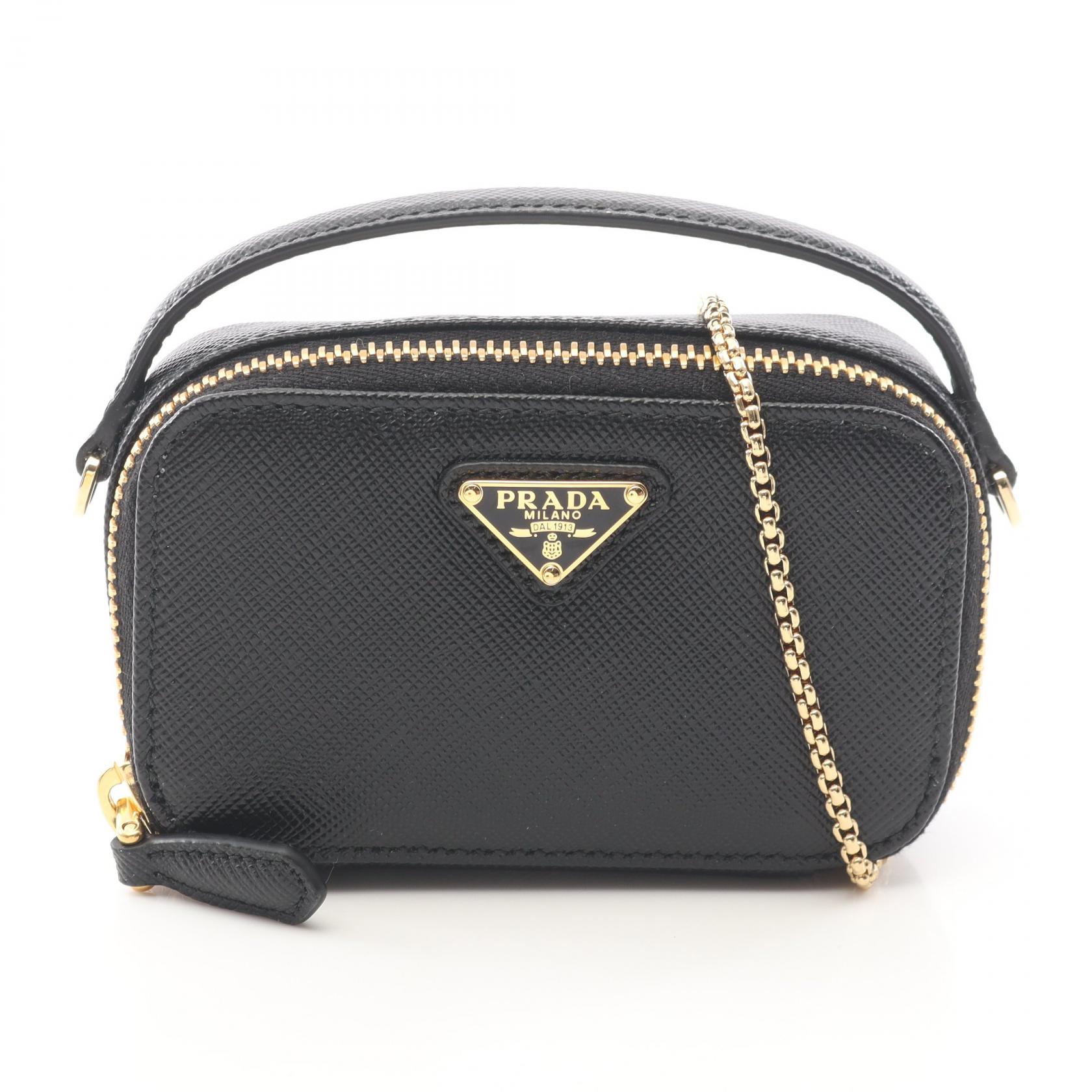 【10%OFFクーポン 7/21 10時~7/26 9:59】プラダ PRADA サフィアーノトライアングル ミニポーチ ショルダーバッグ バッグ サフィアーノレザー ブラック系 1NR025QHHF0002 【新品】|RECLO(リクロ)店