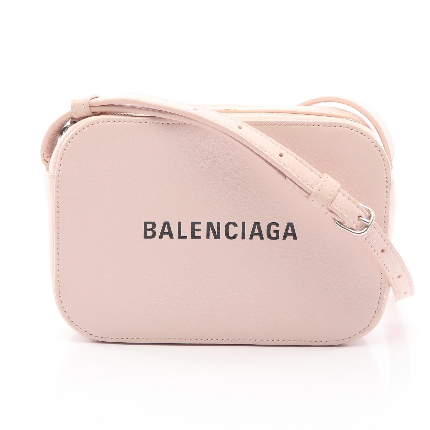 【15%OFFクーポン 7/19 20時～7/26 9:59】バレンシアガ BALENCIAGA EVERYDAY CAMERA BAG XS エブリデイ カメラバッグ ショルダーバッグ バッグ レザー ピンク系 489809 【中古】｜RECLO（リクロ）店
