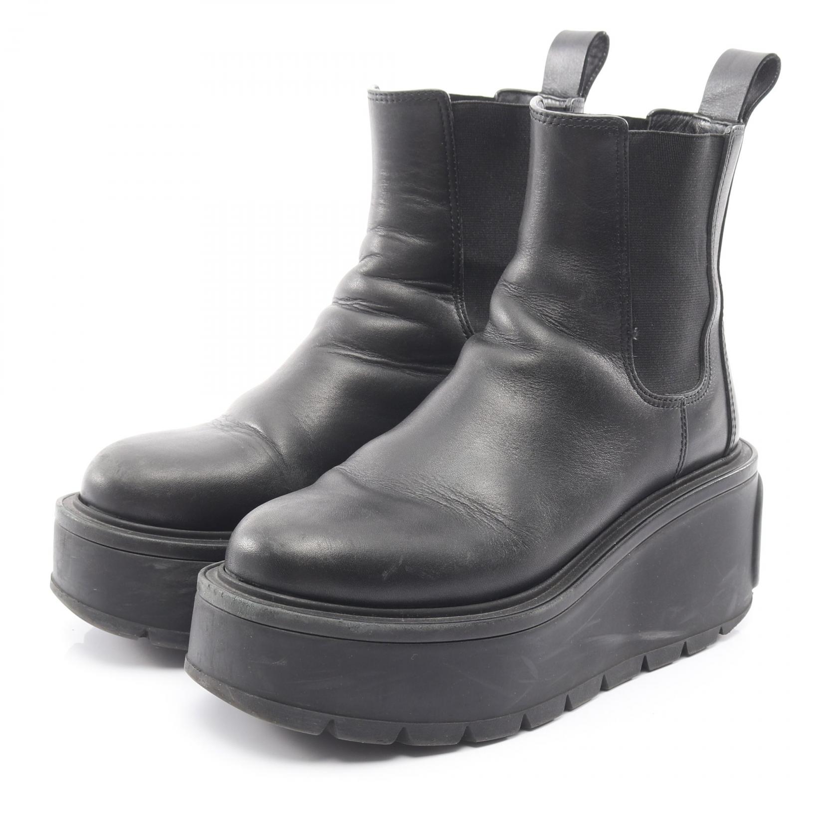 ヴァレンティノ・ガラヴァーニ Valentino Garavani Vロゴ ブーツ 靴 レザー ブラック系 【中古】｜RECLO（リクロ）店