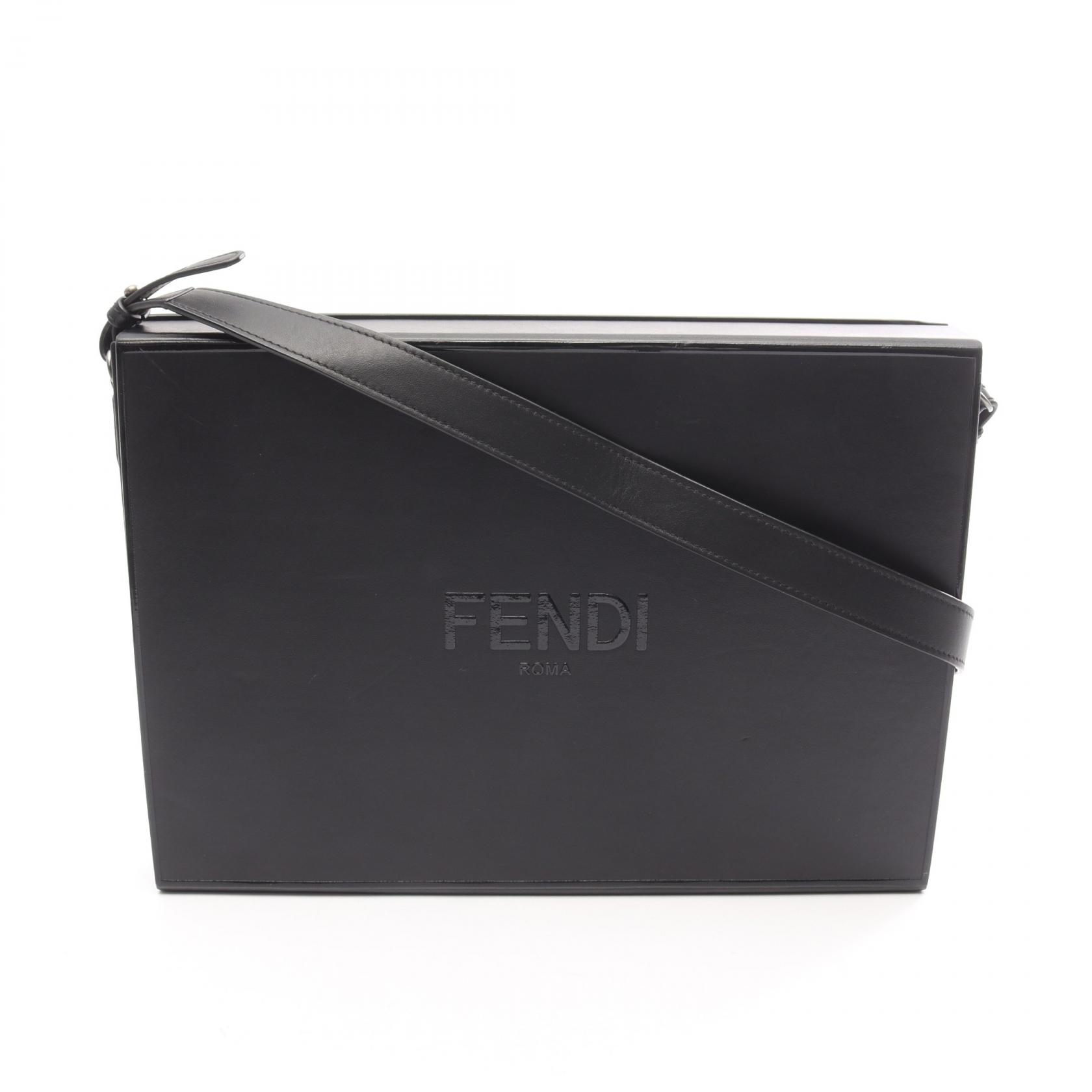 【15%OFFクーポン対象 4/4 20時-4/10 23:59】フェンディ FENDI Messenger Box Bag ショルダーバッグ バッグ レザー ブラック系 7VA523 【中古】