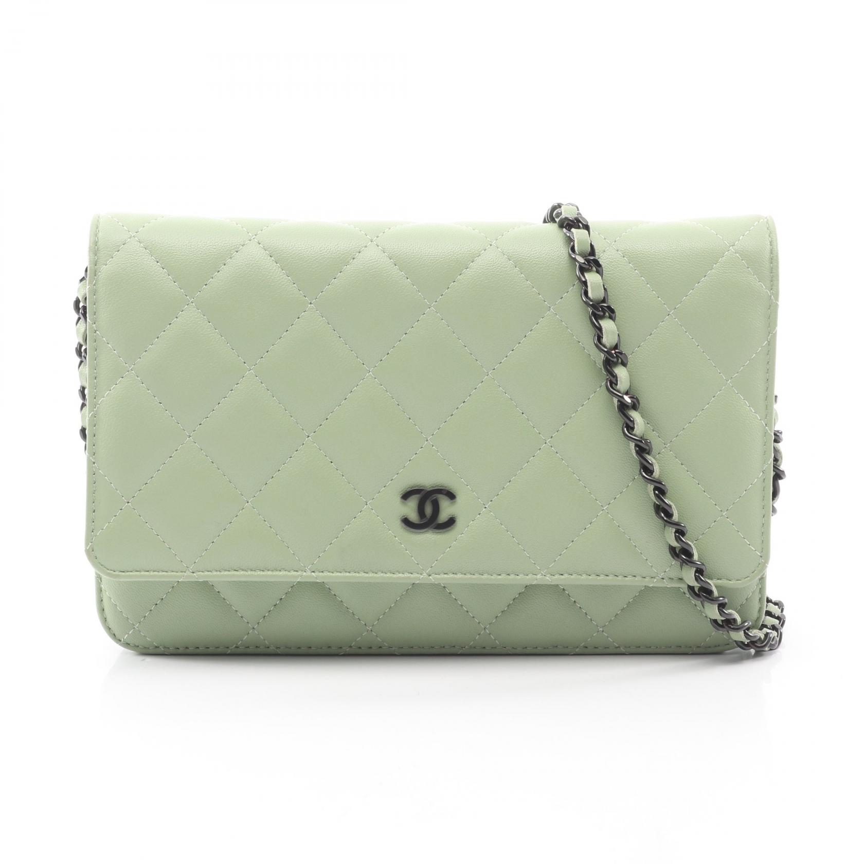 【15%OFFクーポン 7/19 20時～7/26 9:59】シャネル CHANEL マトラッセ ブラック金具 ショルダーバッグ バッグ ラムスキン（羊革） グリーン系 【中古】｜RECLO（リクロ）店
