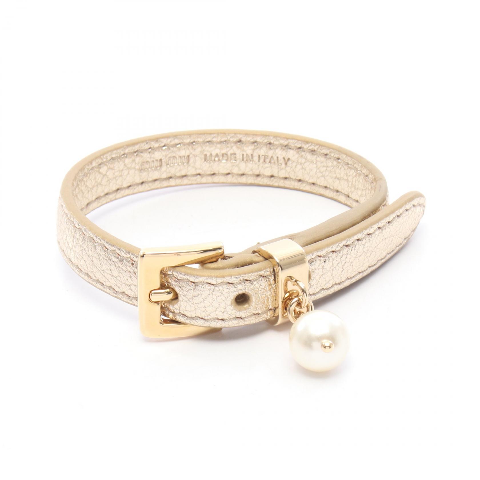 ミュウ ミュウ Miu Miu ブレスレット アクセサリー レザー フェイクパール ゴールド系 / ホワイト系 【中古】｜RECLO（リクロ）店
