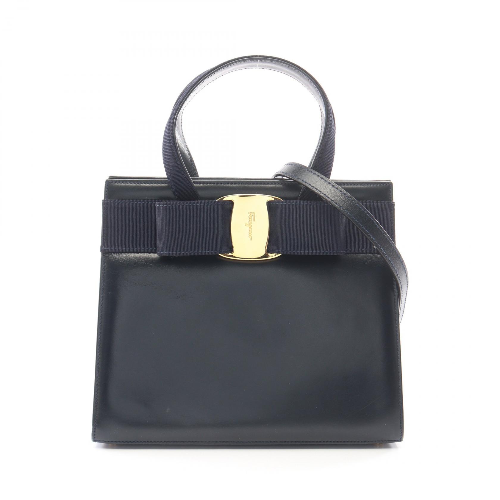 【15%OFFクーポン 7/19 20時～7/26 9:59】サルヴァトーレフェラガモ Salvatore Ferragamo ヴァラリボン 2WAY ハンドバッグ バッグ レザー ネイビー系 【中古】｜RECLO（リクロ）店