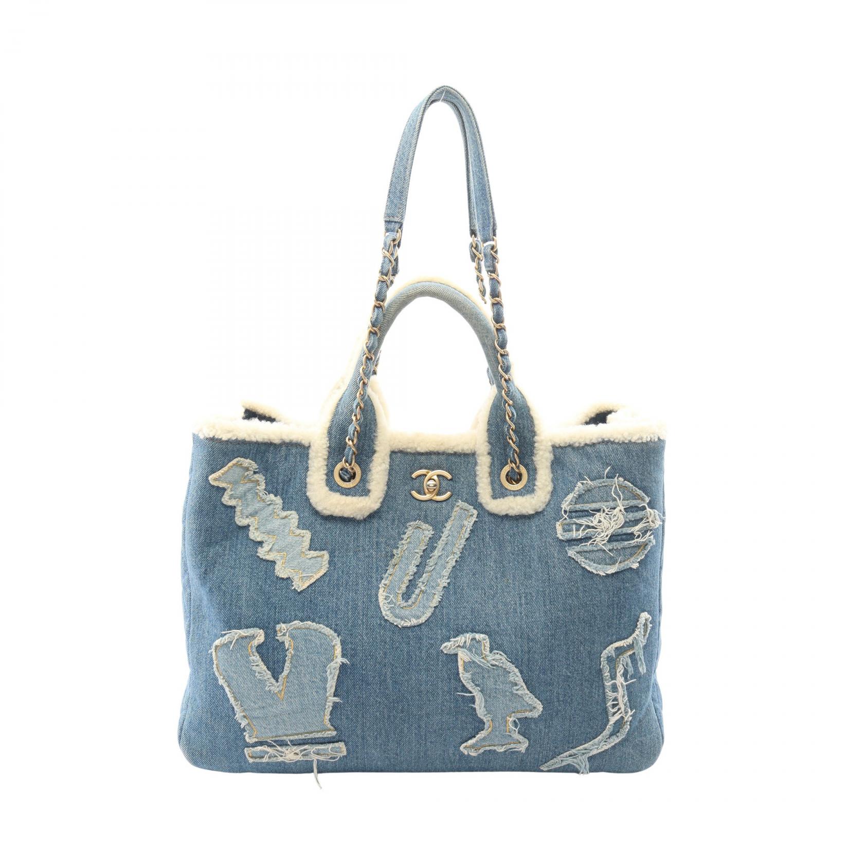 【15%OFFクーポン 7/19 20時～7/26 9:59】シャネル CHANEL ラージ ショッピングバッグ 2WAY トートバッグ バッグ デニム ムートン ブルー系 / ホワイト系 AS0759 【中古】｜RECLO（リクロ）店
