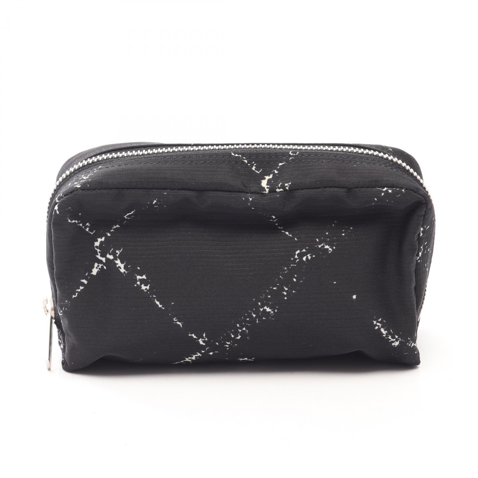 【10%OFFクーポン 7/21 10時～7/26 9:59】シャネル CHANEL 旧トラベルライン ポーチ バッグ ナイロン ブラック系 / ホワイト系 【中古】｜RECLO（リクロ）店
